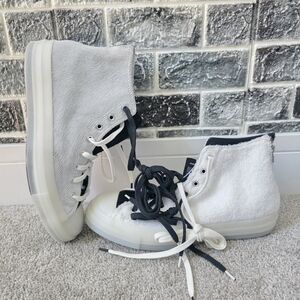 Unique Converse Chuck 70 Men's High Top Sneakers Size 11.5